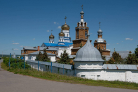 Экскурсия участников конкурса в Тихвинский Богородицкий женский монастырь. Весенняя сессия конкурса «Рублевая зона» 2022